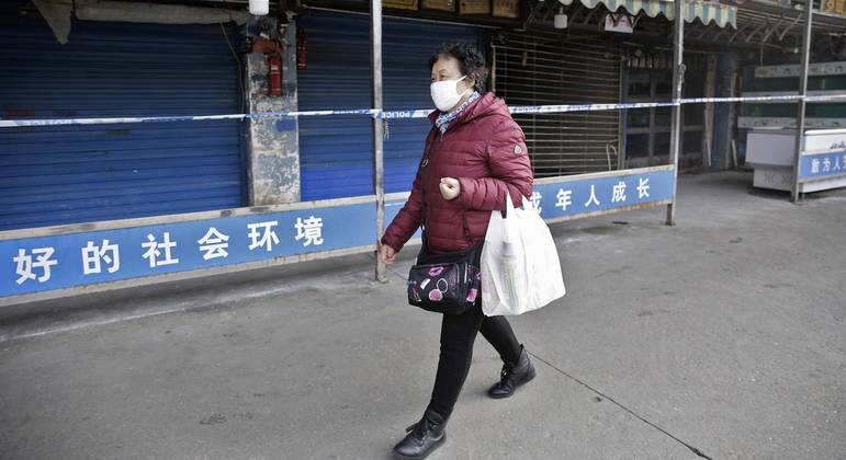 Primeiros casos de infecção pelo novo coronavírus foram relacionados ao mercado de Wuhan