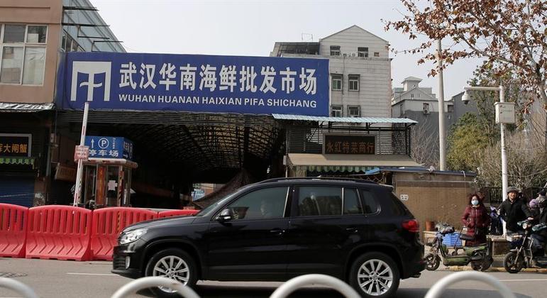 Mercado em Wuhan (China) onde teriam surgido os primeiros casos de covid-19