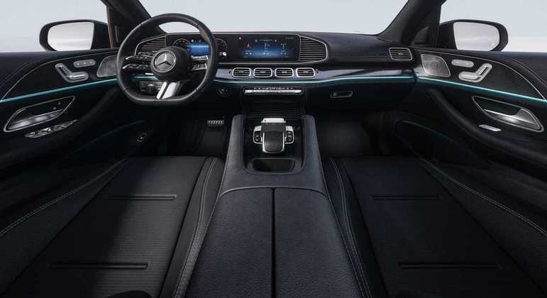 SUV traz um novo volante multifuncional, que permite controlar a central multimídia e o painel de instrumentos