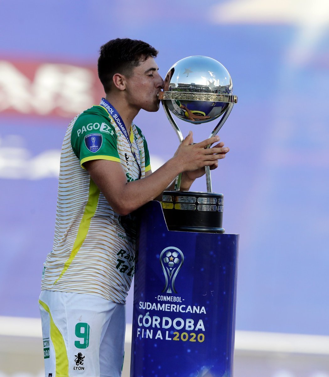 Merentiel comemorando o título da Copa Sul-Americana de 2020
