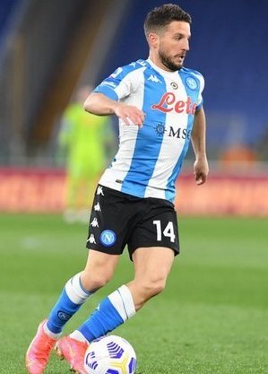 Mertens jogou nove temporadas pelo Napoli e fez parte da boa geração belga
