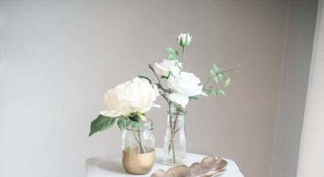 mesa de apoio em formato de hexágono