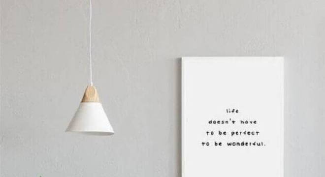 mesa de apoio para quarto com cabeceira de madeira 