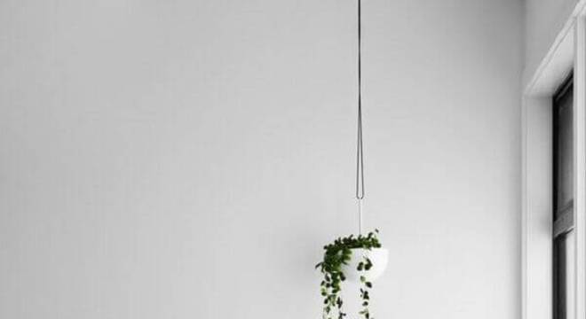 mesa de apoio para quarto minimalista