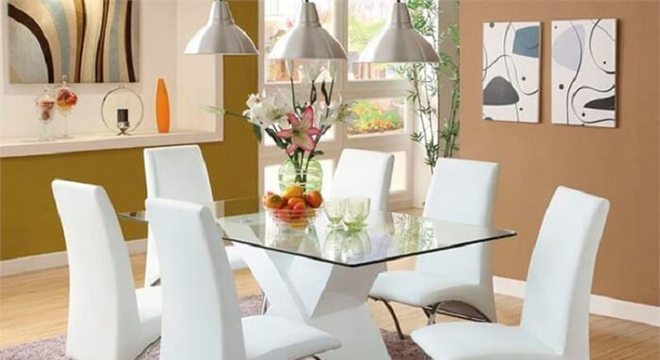 Mesa retangular com tampo de vidro para seis lugares