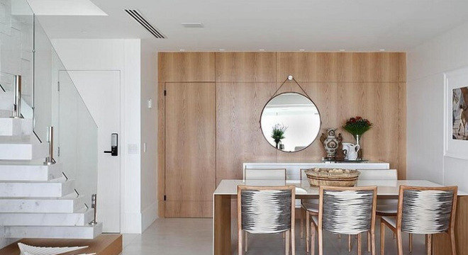 Mesa retangular com tampo externo em madeira laqueada branca