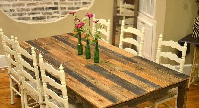 Mesa retangular feita com pallet