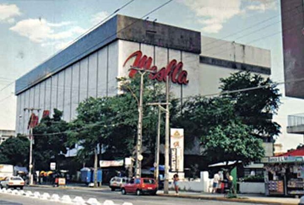 Mesbla - Inaugurada no Rio de Janeiro em 1912, foi uma magazine dominante por seguidos anos no mercado varejista. Em suas imensas lojas, os clientes encontravam variedade impressionante de produtos (de móveis e eletrodomésticos a roupas). 