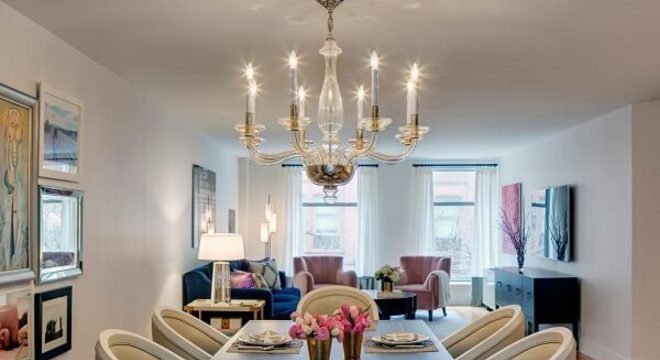 Mescle cor e textura ao decorar a sala de estar e jantar conjugadas