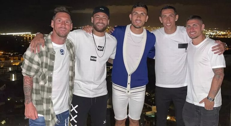 Messi se encontrou com Neymar. E outros jogadores do PSG. Em Ibiza. Há dois dias