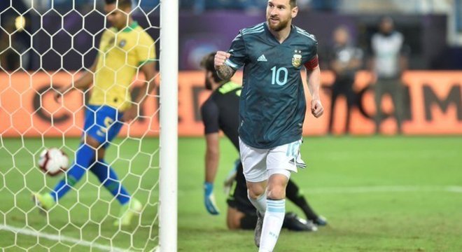 Brasil e Argentina se enfrentam no Maracanã com muito mais que os três  pontos em jogo - Fotos - R7 Futebol