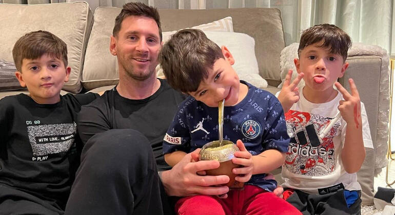 6. Mensalidade garantidaApuros com a mensalidade da escola dos filhos? Com certeza não. Messi não precisa se preocupar com o pagamento da escola dos três filhos, já que, somadas, as parcelas custam 
