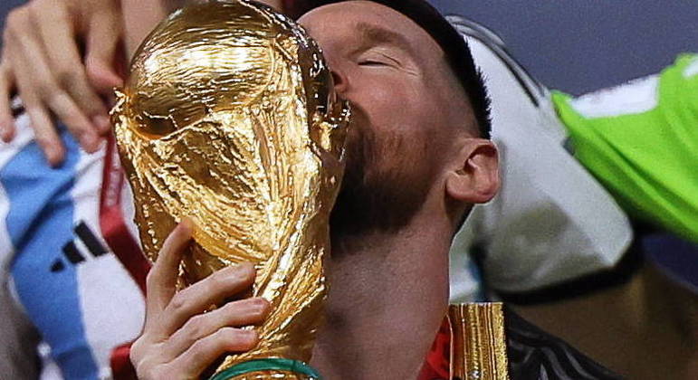 A Argentina agradece a Pelé e a Neymar pelo reconhecimento da Copa a quem merecia: Messi