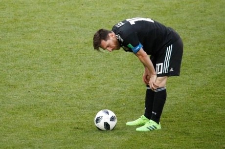 Messi lamenta pênalti perdido contra Islândia