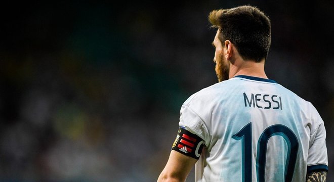 Lionel Messi, sozinho, um herói em busca do impossíve