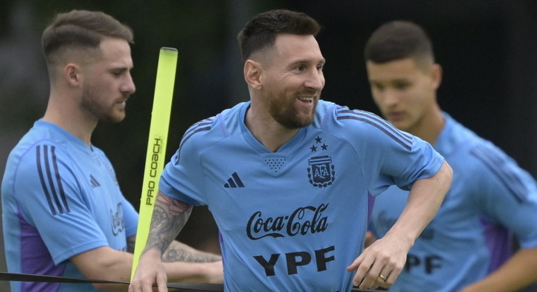 Na Copa do Mundo, Lionel Messi recebeu o prêmio de melhor jogador da competição
