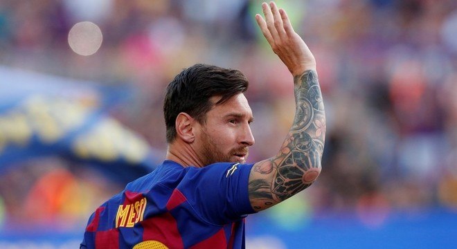 Messi anunciou que o elenco do Barcelona aceitou a redução nos salários