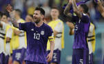 Messi comemora vitória sobre a Polônia e a classificação da Argentina para as oitavas de final da Copa