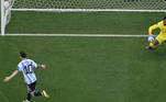 Messi desloca o goleiro da Arábia Saudita e marca o primeiro gol da Argentina na Copa