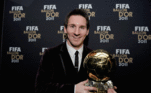 Em mais um ano de hegemonia, Messi venceu a Bola de Ouro de 2011 e se sagrou tricampeão do prêmio mais importante do futebol mundial. Em novo duelo com o rival Cristiano Ronaldo e Xavi, sem segredos, o argentino levou mais uma. No total, naquele ano, foram 60 gols em 64 jogos