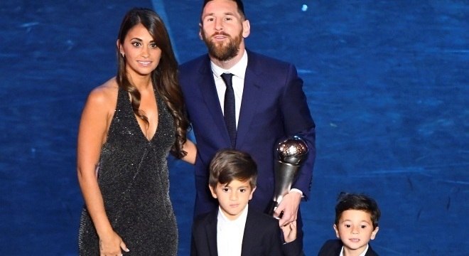 Messi e família na entrega do prêmio da Fifa