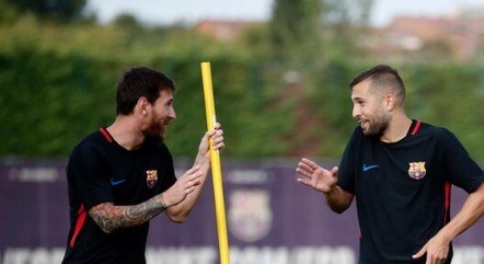 Messi e Alba foram parceiros por longos anos no Barcelona
