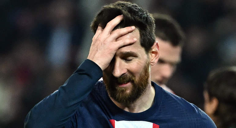 Lionel Messi tem contrato com o time francês até junho de 2023
