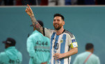Lionel Messi - ArgentinaEm despedida dos Mundiais, o atacante tem mostrado o porquê de ser um dos melhores jogadores do mundo. Após ter feito o único gol argentino na estreia da Copa, contra a Arábia Saudita, o craque continuou a marcar gols e ajudar a seleção nas classificações