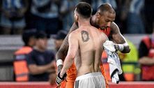 Goleiro de Curaçao ganha camisa do 100º gol de Messi após levar sete da Argentina
