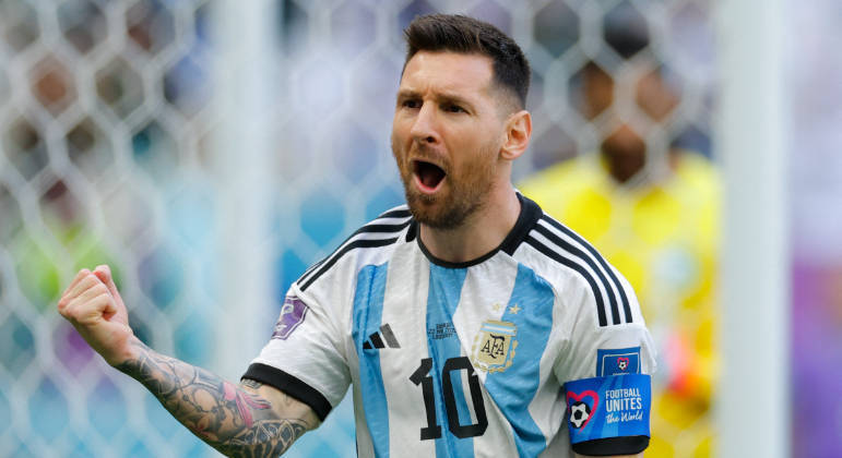 Messi vibra com gol marcado pela Argentina contra a Arábia Saudita na estreia das duas seleções na Copa do Mundo