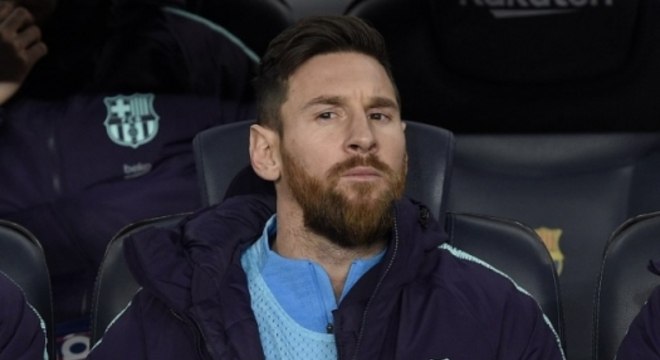 Messi viu o primeiro tempo do banco de reservas