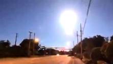 Meteoro explode no céu durante transmissão ao vivo de repórter