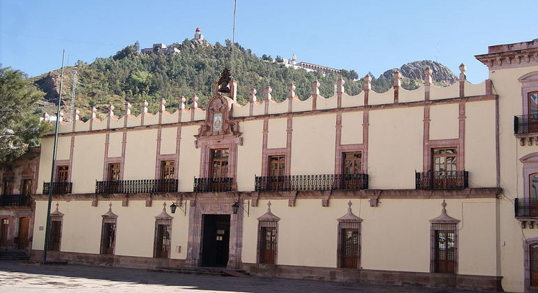 O caminhão foi encontrado ao lado do palácio do governo de Zacatecas, no norte do México