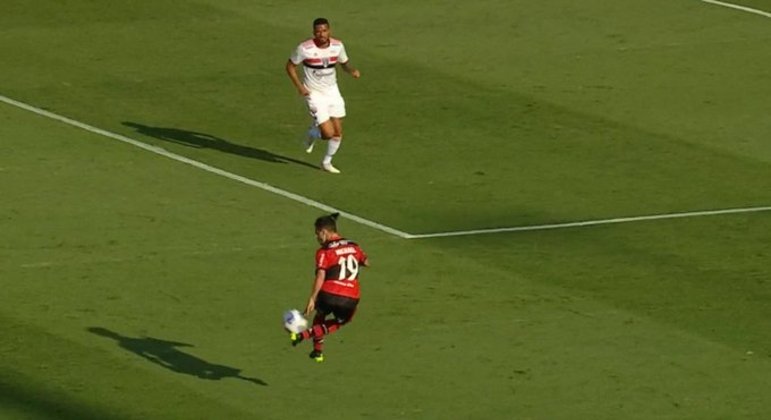 Michael marcou dois gols, driblou, humilhou. Fez o que quis. E se aproveitou de erro infantil de Ceni
