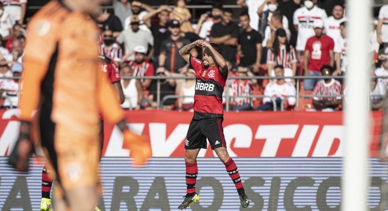Michael imitou seu ídolo, Cristiano Ronaldo. Comemorações para mostrar
 que estava no Morumbi