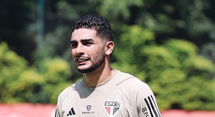 Michel Araujo treinando pelo São Paulo