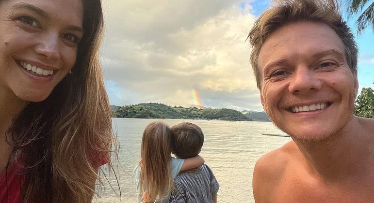 Foto de Teló ao lado da família encantou os internautas 