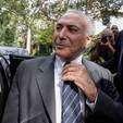 Michel Temer, de 80 anos, é vacinado contra a covid-19 em São Paulo (Marcelo Chello/Reuters)