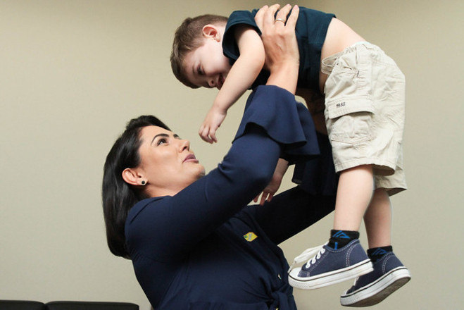 4 - Autismo no Censo. Michelle foi apontada como a principal responsÃ¡vel pela vitÃ³ria dos autistas na questÃ£o do Censo, apÃ³s assinatura de lei que obriga a inclusÃ£o de informaÃ§Ãµes na pesquisa. Representando entidades ligadas a pessoas com Transtorno do Espectro Autista (TEA), o apresentador Marcos Mion destacou que 'nada seria possÃ­vel' sem a primeira-dama. 'Continuaremos trabalhando para dar mais visibilidade Ã s causas das pessoas com deficiÃªncia', escreveu Michelle. Ela fez questÃ£o de participar do aniversÃ¡rio de Arthur, que ficou conhecido apÃ³s nÃ£o ser convidado para uma festa por ser autista