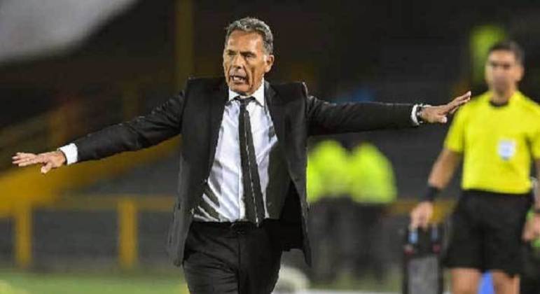 Miguel Ángel Russo (Argentina) - 65 anos - Último trabalho: Boca Juniors - Desempregado desde agosto de 2021 - Passou por diversos clubes argentinos e se destacou mais no Boca, onde foi campeão da Libertadores de 2007