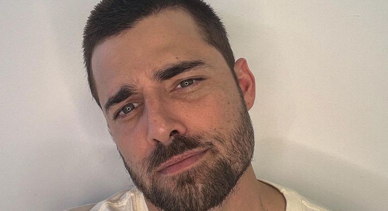 Ator está com novo visual para viver mais um personagem na série Reis 