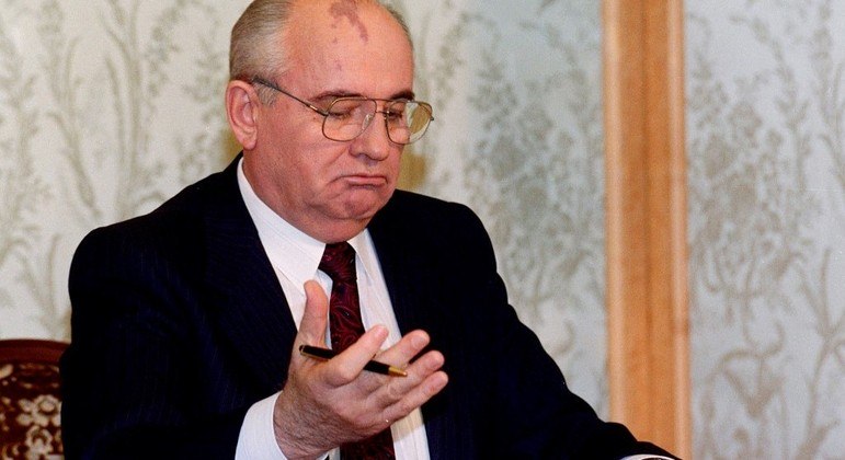 30 anos da queda da URSS: o caso típico de um regime que morre por  exaustão - Convidado