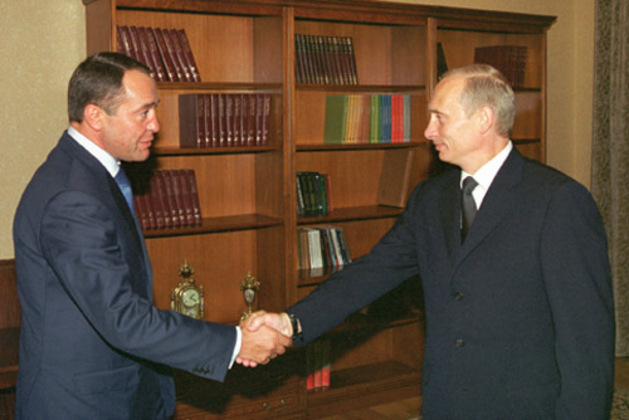 Em novembro de 2015, o então ministro da Imprensa da Rússia, Mikhail Lesin, foi encontrado morto com ferimentos na cabeça, também em Washington D.C., dentro de um quarto de hotel. Ele esteve durante anos no centro da vida política na Rússia e conhecia com profundidade o funcionamento do grupo dos ricos e dos poderosos. Antes de morrer, ele estava considerando fazer um acordo com o FBI para se proteger de acusações de corrupção