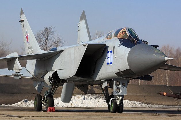 Mikoyan-Gurevich MiG-31 - 3.000 km/h - Usado desde 1975, tem mísseis de longo alcance, metralhadoras e canhão.  Utilizado pela Força Aérea da Rússia e do Cazaquistão. 