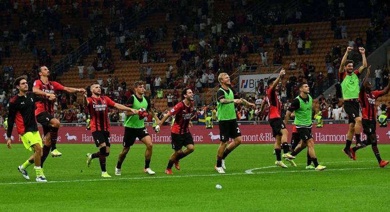 Milan, euforia pelo sucesso e pela liderança