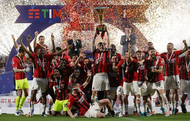O Milan está de volta ao topo da Itália! Onze anos depois, os rossoneros voltaram a erguer mais um scudetto, e se sagraram campeões italianos pela 19ª vez na história do clube