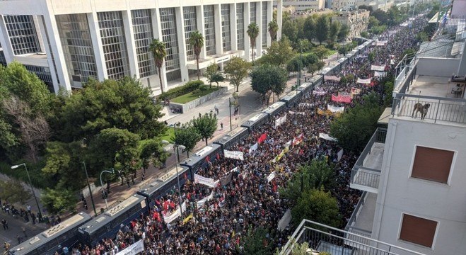 Gregos foram para a porta do Tribunal de Apelações comemorar condenação