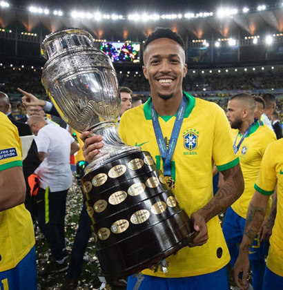 Militão foi convocado para a Seleção Brasileira pela primeira vez em 2018, ainda pelo Porto. Sua estreia foi numa goleada de 5 a 0 sobre o El Salvador. No ano seguinte, ele ganhou a Copa América de 2019.
