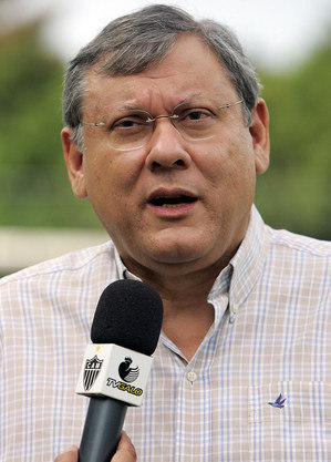 Milton Neves ainda continua apresentando Terceiro Tempo na Band