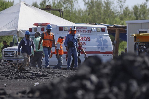 O acidente aconteceu na tarde de quarta-feira (3), devido à inundação de três poços de mina localizadas no município de Sabinas, no estado de Coahuila.